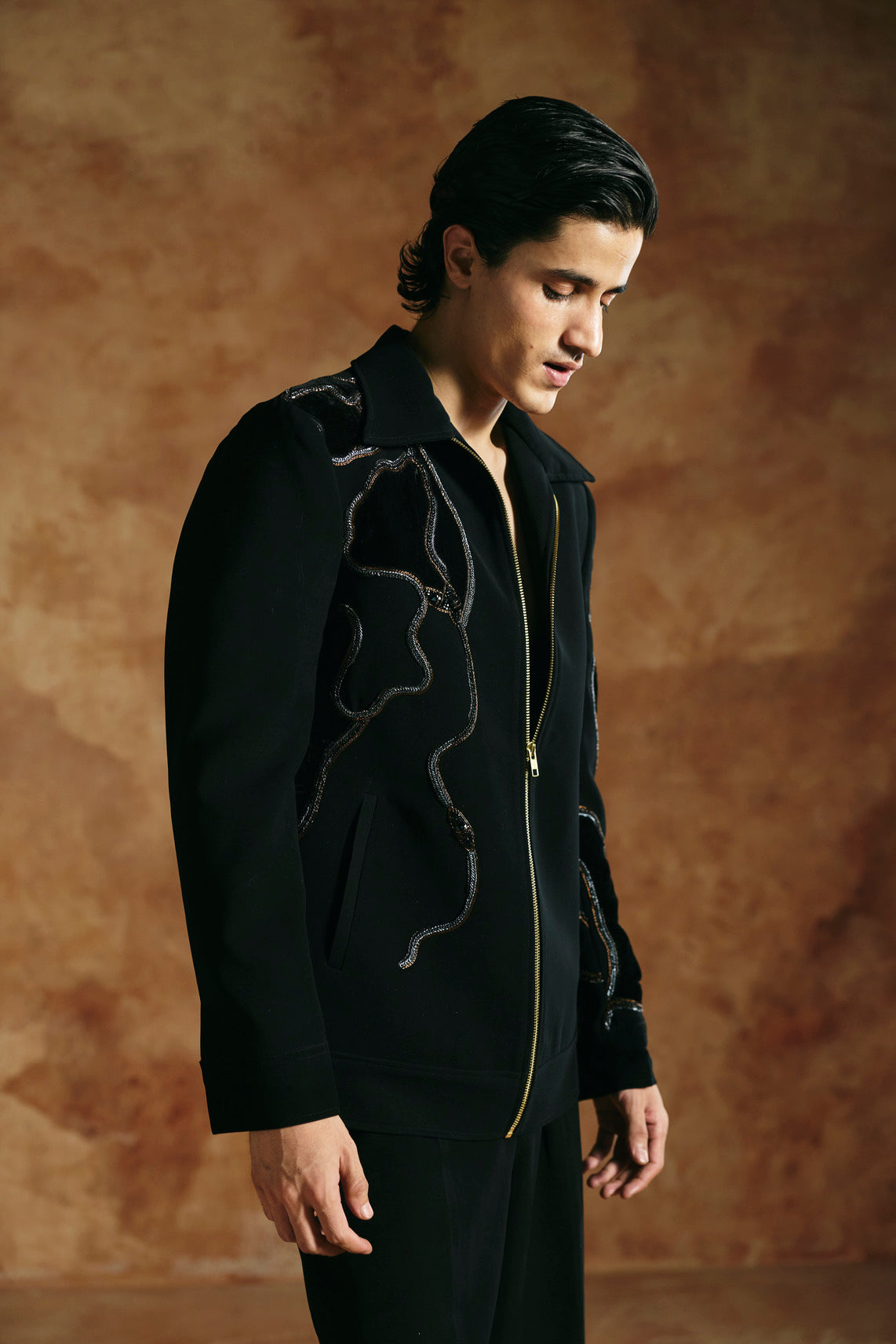 Regular fit Black zipper